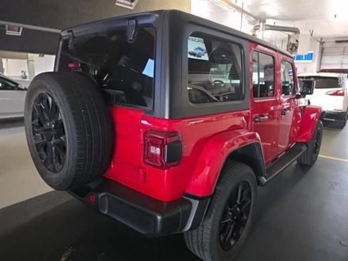 Used 2023 Jeep Wrangler Unlimited Sahara AWD/4WD image 8