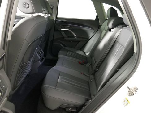 Certified 2025 Audi Q5 Premium w/ Convenience Package AWD/4WD image 30