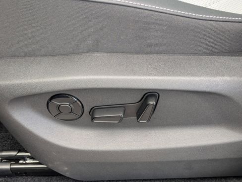 New 2026 Volkswagen Tiguan SE R-Line image 15