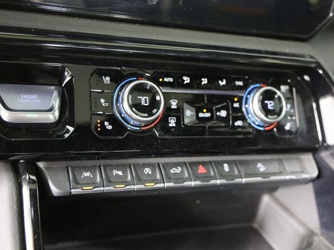 Used 2024 GMC Sierra 1500 AT4 w/ Technology Package image 17