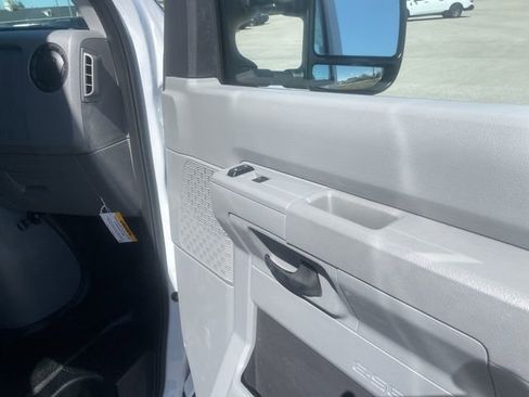 New 2027 Ford E-350 and Econoline 350 Super Duty w/ Power Equipment Group image 45