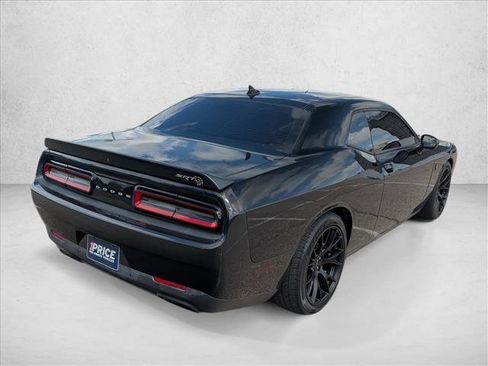Used 2015 Dodge Challenger SRT Hellcat RWD image 5