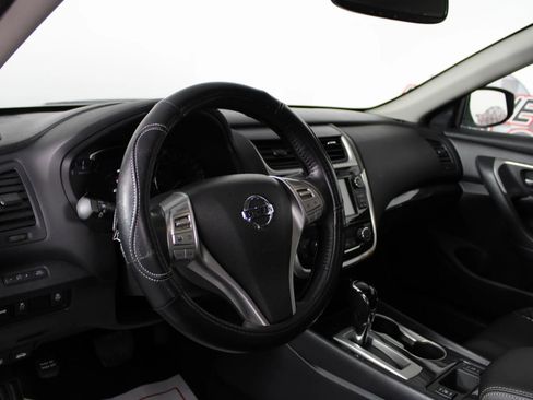 Used 2018 Nissan Altima 2.5 SL w/ 2.5 SL Technology Package image 10