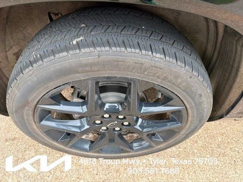 Used 2024 Chevrolet Traverse RS w/ LPO, Floor Liner Package AWD/4WD image 12