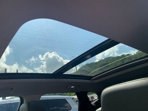 Used 2025 Chevrolet Blazer LT w/ Sound & Technology Package image 11