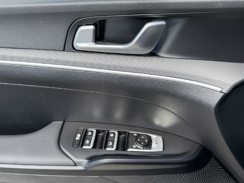 New 2027 Kia K5 LXS FWD image 19