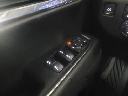 Used 2022 Chevrolet Silverado 1500 LT AWD/4WD image 27