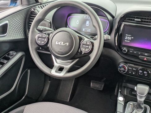 Used 2025 Kia Soul S image 16