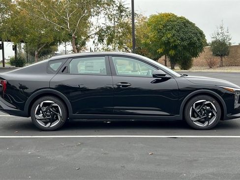 New 2025 Kia K4 EX image 3