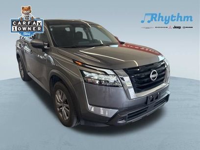 Used 2025 Nissan Pathfinder SV