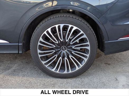 Used 2023 Lincoln Aviator Black Label w/ Class IV Trailer Tow Package AWD/4WD image 10