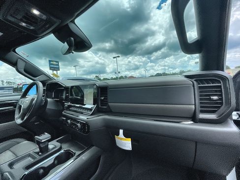 New 2025 Chevrolet Silverado 1500 ZR2 w/ Technology Package image 30