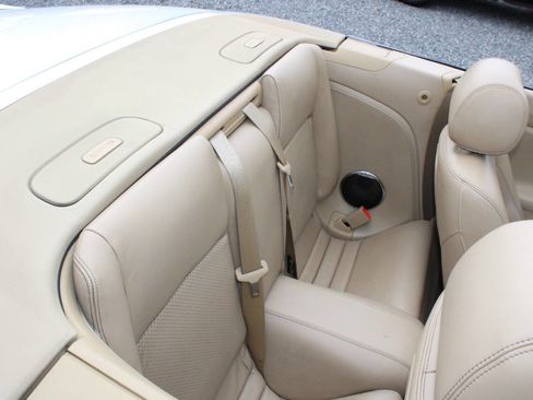 Used 2011 Jaguar XK Convertible image 27