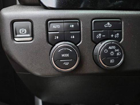 Used 2024 Chevrolet Silverado 1500 LT Trail Boss w/ Protection Package image 13