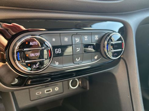 Used 2020 Buick Encore GX Select w/ Advanced Technology Package FWD image 35