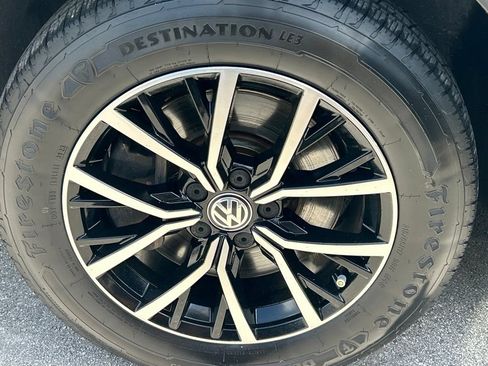 Used 2021 Volkswagen Tiguan SE FWD image 52