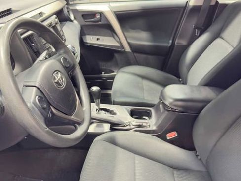 Used 2016 Toyota RAV4 LE image 19