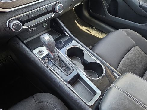 Used 2024 Nissan Altima 2.5 SV image 25