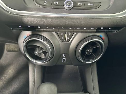 Used 2021 Chevrolet Blazer LT image 23