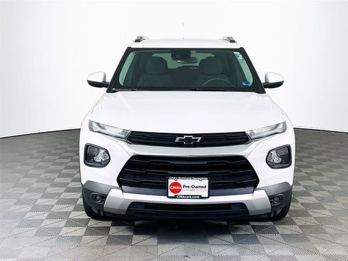 Used 2023 Chevrolet TrailBlazer LT w/ Convenience Package AWD/4WD image 2