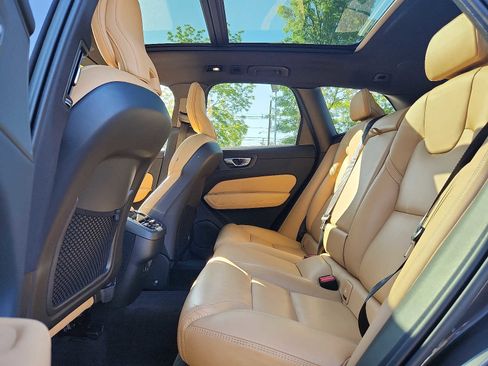 Certified 2023 Volvo XC60 B6 Ultimate w/ Protection Package Premier AWD/4WD image 10