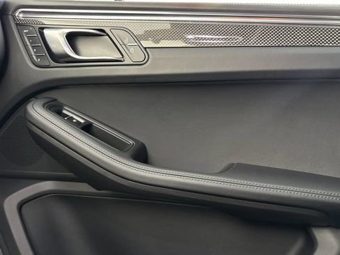 Certified 2025 Porsche Macan GTS AWD/4WD image 20