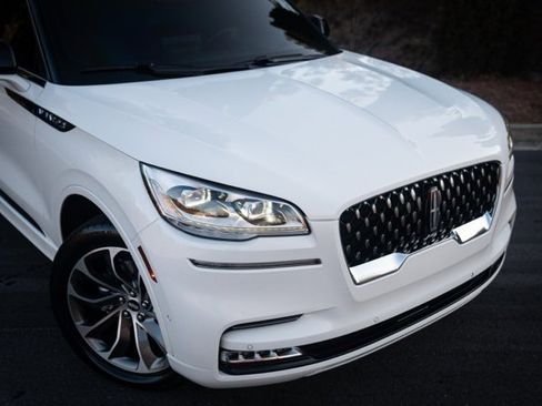 Used 2022 Lincoln Aviator Grand Touring w/ Equipment Group 301A image 5