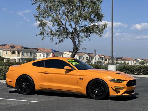 Used 2018 Ford Mustang GT Premium w/ GT Performance Package RWD image 16