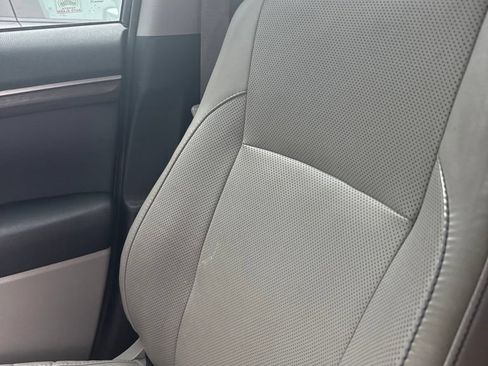 Used 2015 Toyota Highlander Limited AWD/4WD image 2