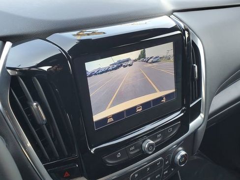 Certified 2023 Chevrolet Traverse LT FWD image 32