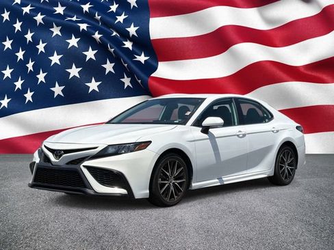 Used 2024 Toyota Camry SE w/ Convenience Package FWD image 14