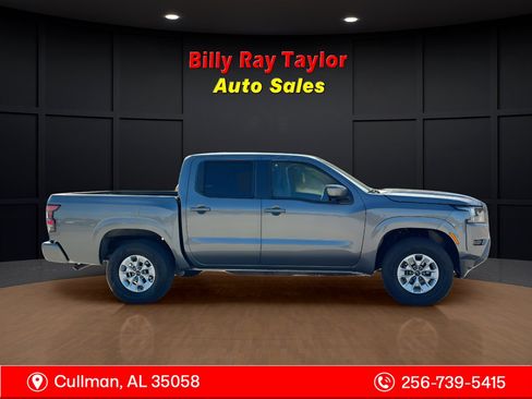 Used 2024 Nissan Frontier SV image 28