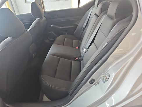 Used 2024 Nissan Altima 2.5 SV FWD image 5