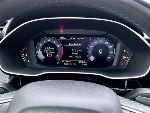 Used 2024 Audi Q3 2.0T Premium image 12