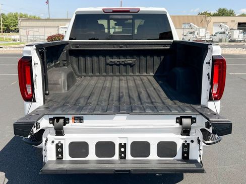 Used 2024 GMC Sierra 1500 AT4 w/ AT4 Preferred Package image 10