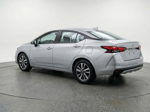 Used 2025 Nissan Versa SV FWD image 5