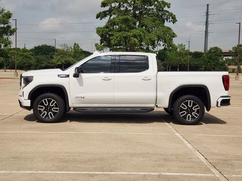 Used 2024 GMC Sierra 1500 AT4 w/ Technology Package AWD/4WD image 4