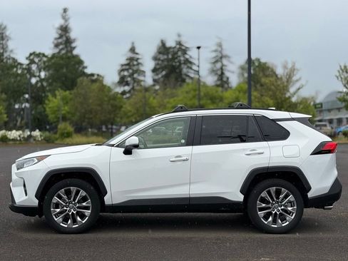 Used 2020 Toyota RAV4 XLE Premium AWD/4WD image 2