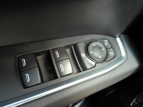 Used 2025 Chevrolet Silverado 1500 LT w/ Convenience Package II RWD image 31