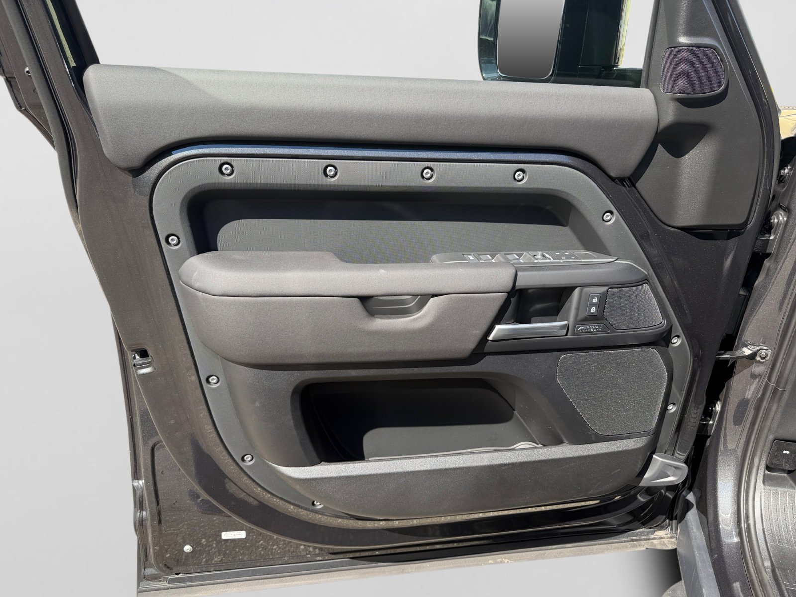 New 2026 Land Rover Defender 110 X-Dynamic SE AWD/4WD image 12