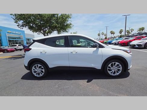 New 2027 Chevrolet Bolt LT w/ Comfort Package FWD image 16