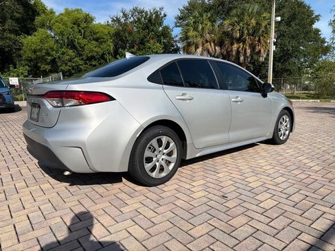Used 2023 Toyota Corolla LE FWD image 3