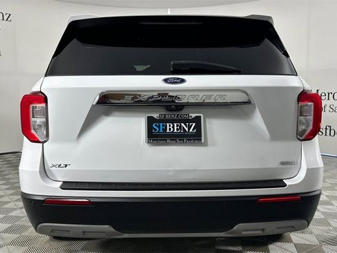 Used 2020 Ford Explorer XLT w/ Equipment Group 202A image 5