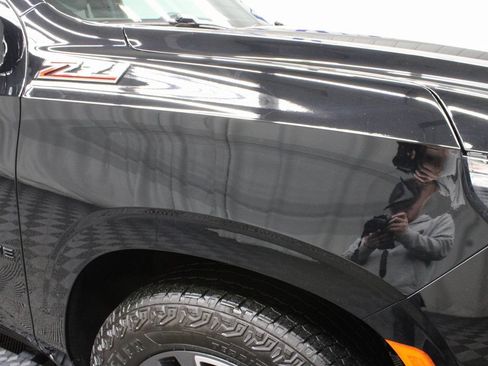 Used 2024 Chevrolet Tahoe Z71 w/ Z71 Off-Road Package AWD/4WD image 34