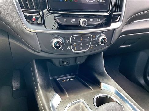 Used 2023 Chevrolet Traverse LT FWD image 28