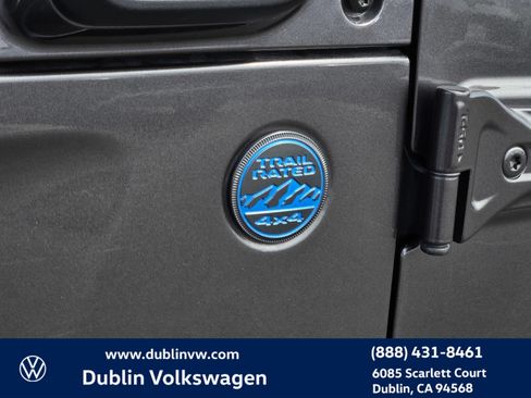 Used 2023 Jeep Wrangler Unlimited Rubicon 4xe w/ Cold Weather Group AWD/4WD image 9