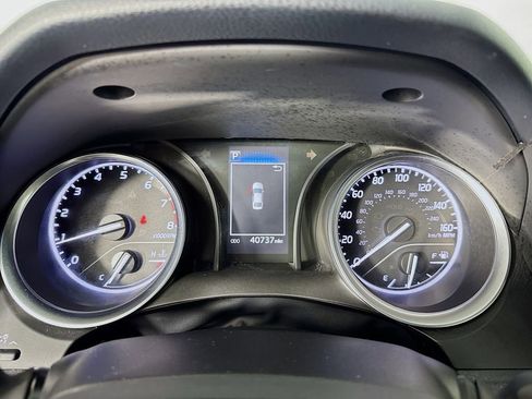 Used 2018 Toyota Camry LE image 17