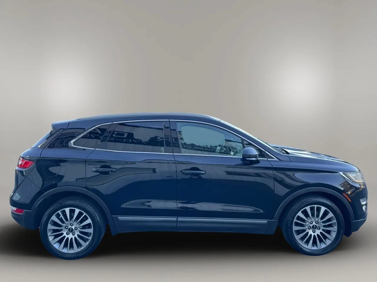 Used 2017 Lincoln MKC Reserve FWD image 4