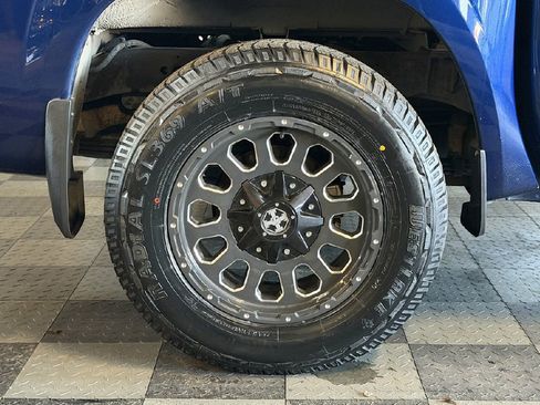 Used 2022 Nissan Frontier SV image 30