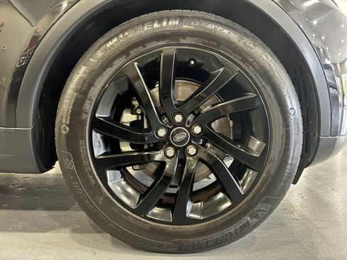 Used 2017 Land Rover Discovery SE AWD/4WD image 57